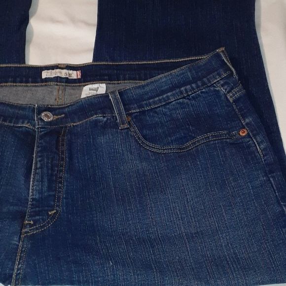 Levi's 512 Perfectly‎ Slimming Boot Cut Jeans Size 24 WM - Picture 5 of 10